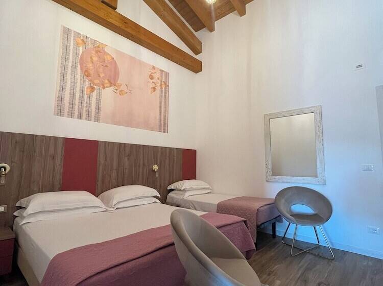 فندق Agriturismo Casale Ai Prati