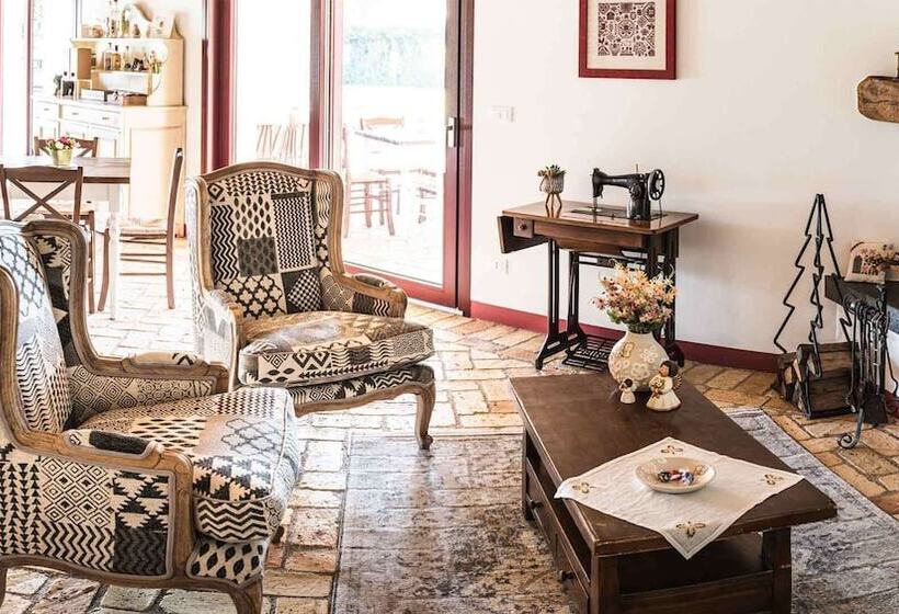 فندق Agriturismo Casale Ai Prati