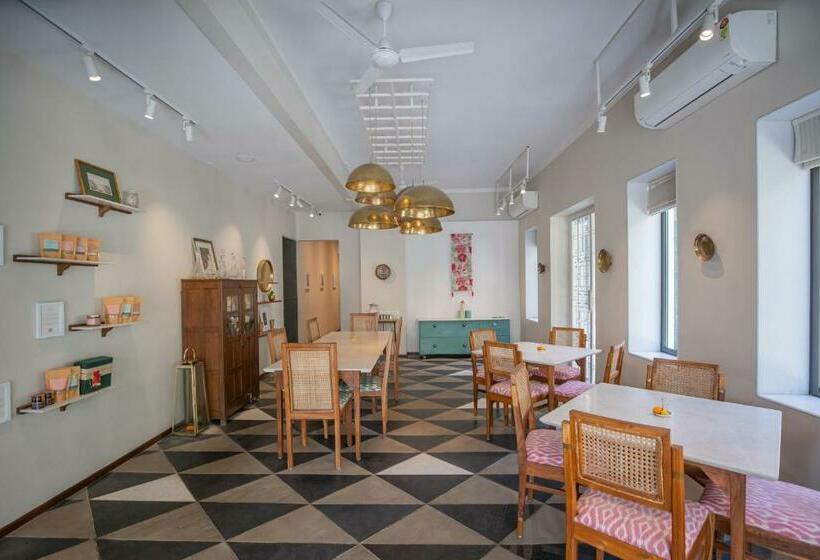 Отель Amrit Bhawan