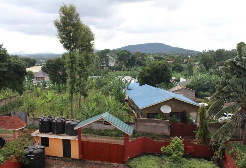 هتل Arusha Family Retreat Resort