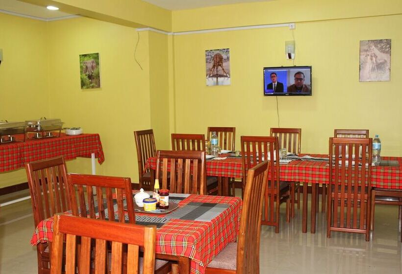 هتل Arusha Family Retreat Resort