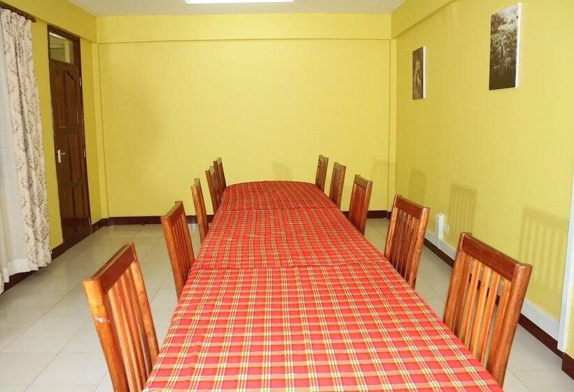 هتل Arusha Family Retreat Resort