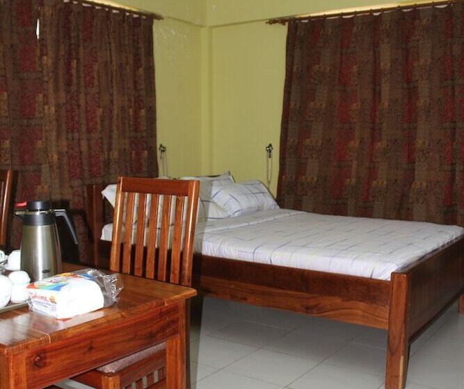 هتل Arusha Family Retreat Resort
