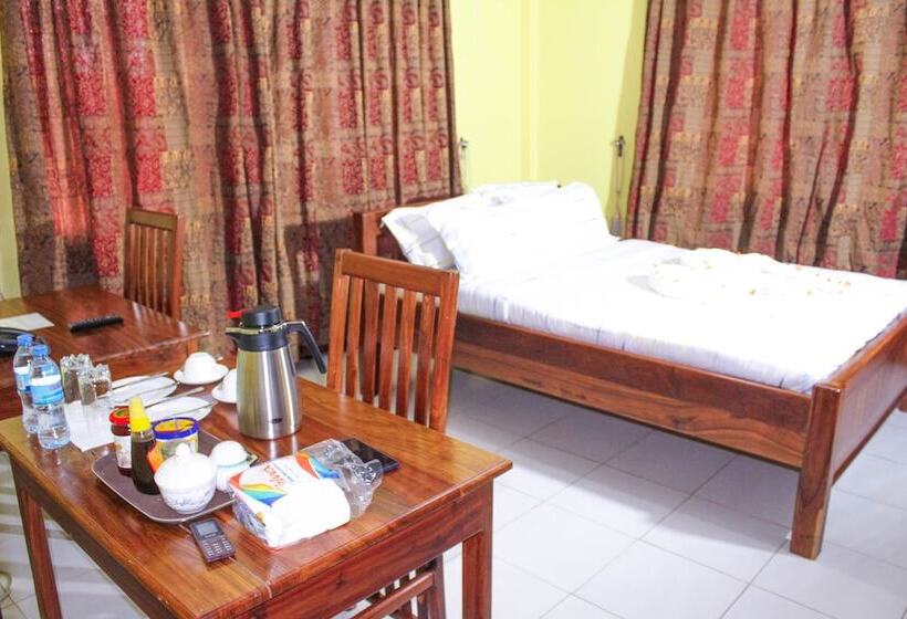 هتل Arusha Family Retreat Resort