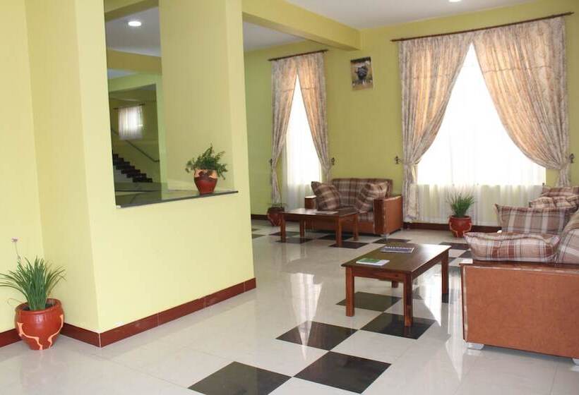 هتل Arusha Family Retreat Resort