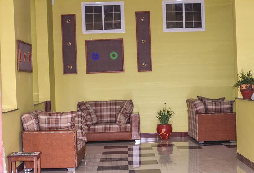 هتل Arusha Family Retreat Resort