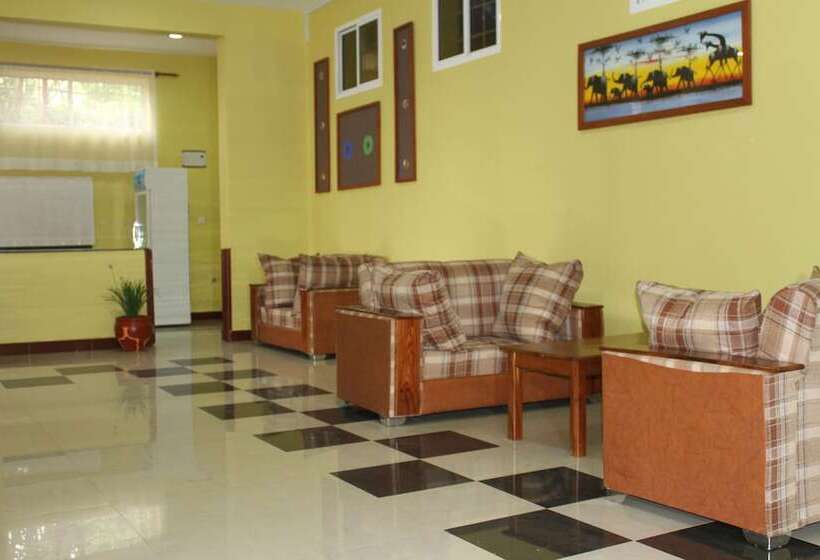 هتل Arusha Family Retreat Resort