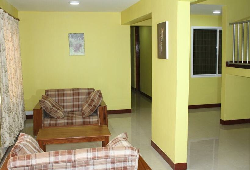 هتل Arusha Family Retreat Resort