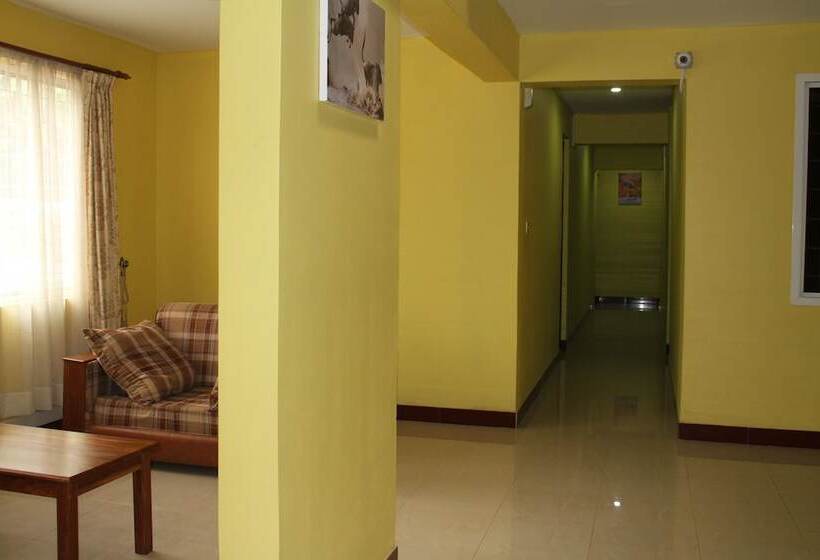 هتل Arusha Family Retreat Resort