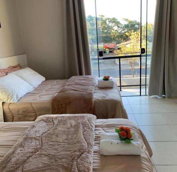 בית מלון כפרי Avenida Center