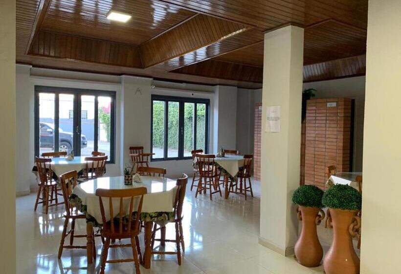 בית מלון כפרי Avenida Center