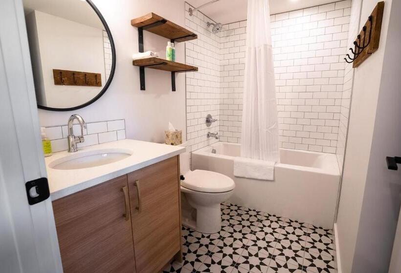 酒店 Basecamp Suites Canmore