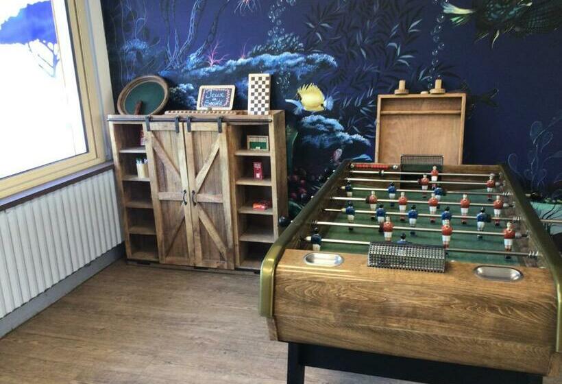 فندق De La Forêt