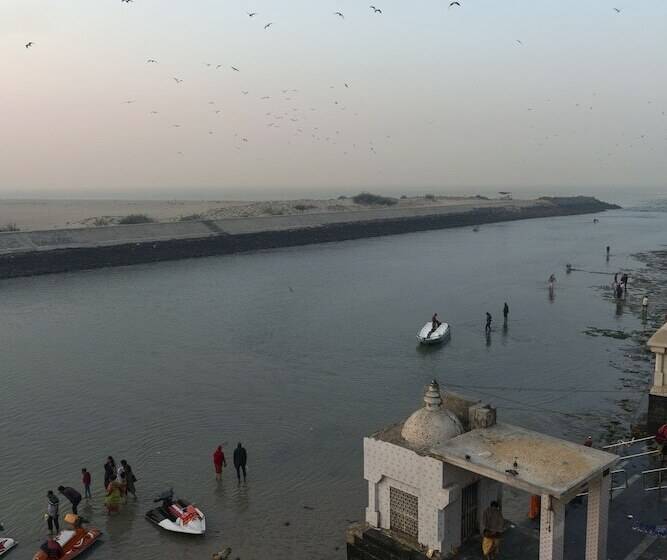 酒店 Hawthorn Suites By Wyndham Dwarka