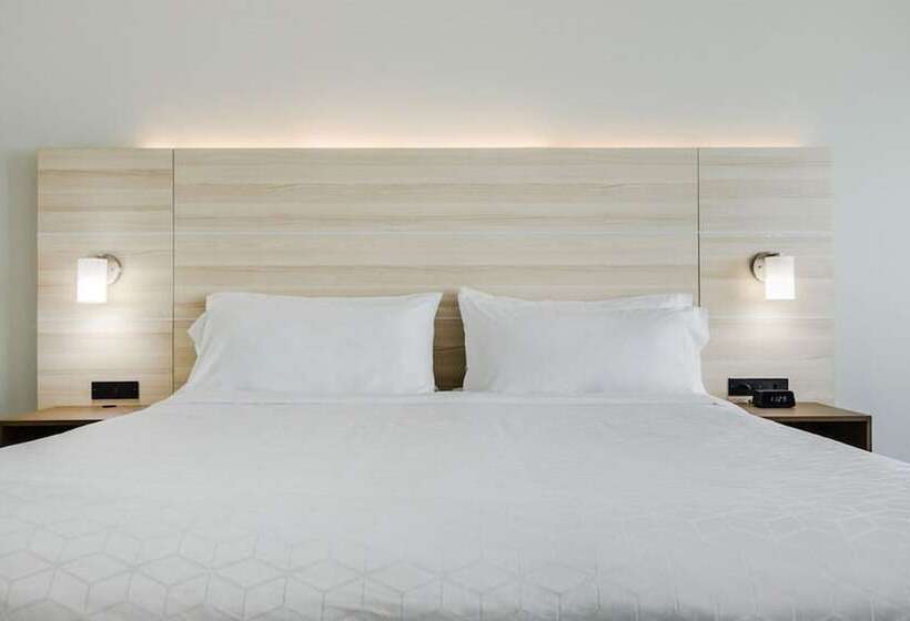 فندق Holiday Inn Express & Suites Edmonton N   St Albert, An Ihg