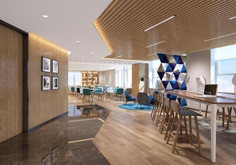 هتل Holiday Inn Express Urumqi Station By Ihg