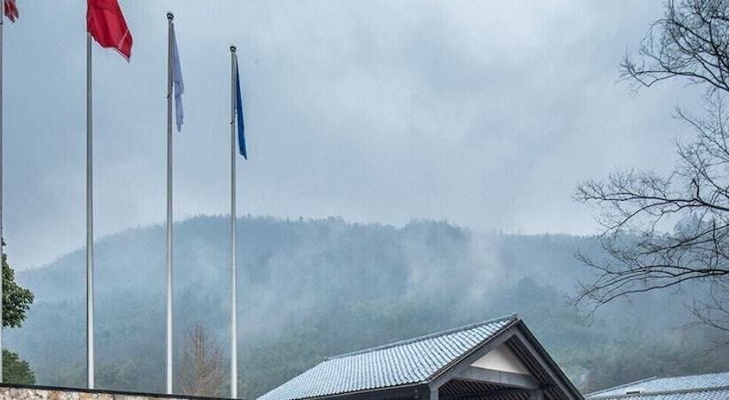 酒店 Howard Johnson Huashuiwan Hot Springs Resort Chengdu