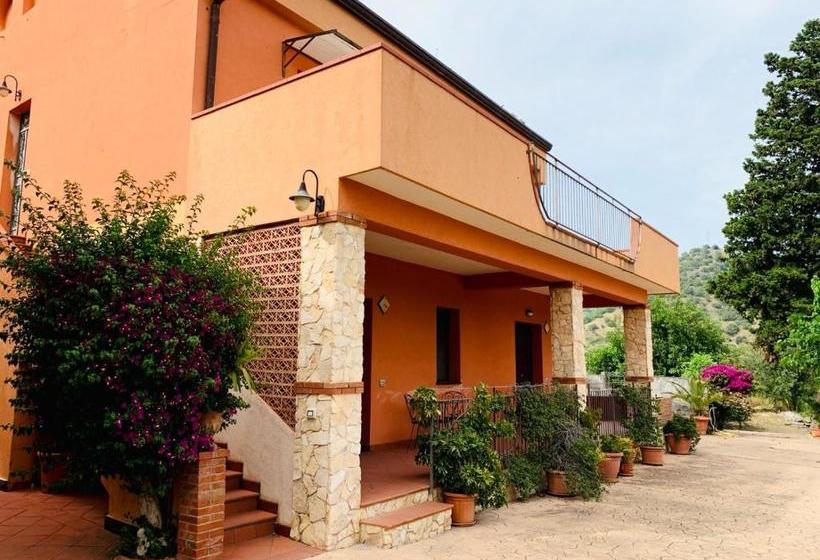 Отель Il Giardino Delle Zagare