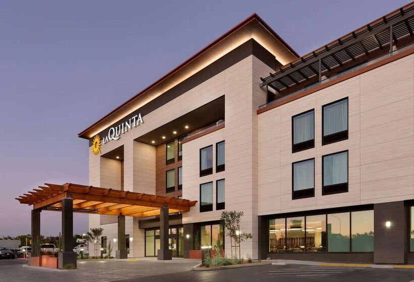 فندق La Quinta Inn & Suites By Wyndham Santa Rosa Sonoma