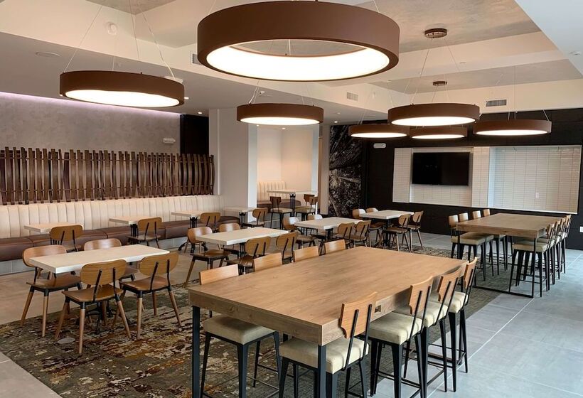 فندق La Quinta Inn & Suites By Wyndham Santa Rosa Sonoma