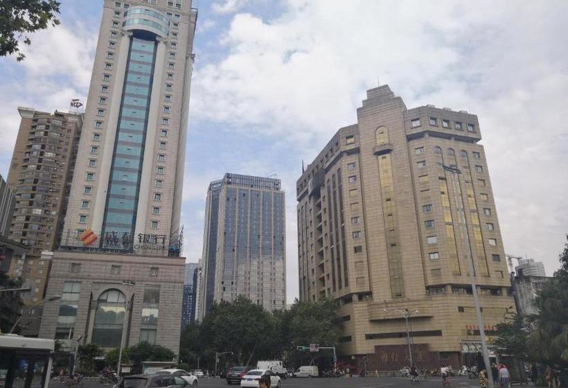 בית מלון כפרי City Comfort Inn Chengdu Tianfu Square Metro Station
