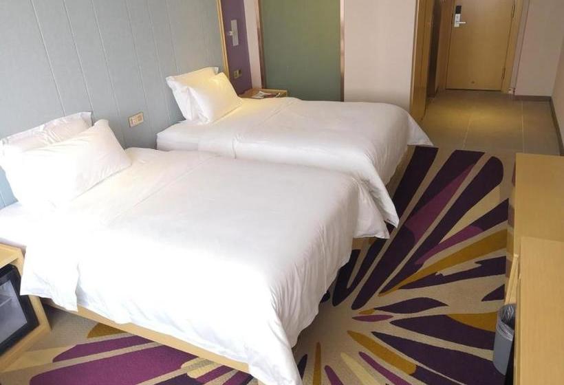 בית מלון כפרי City Comfort Inn Chengdu Tianfu Square Metro Station