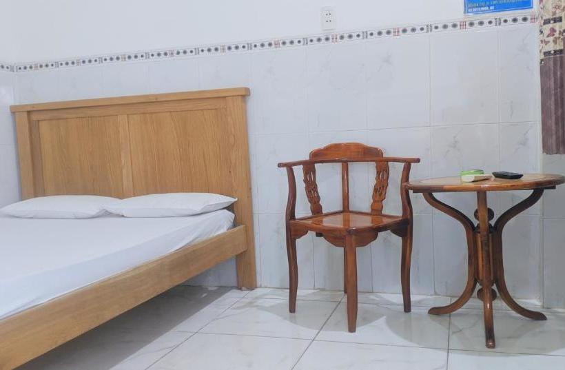 هتل Oyo 1131 Truc Lam Near Bien Hoa General Hospital