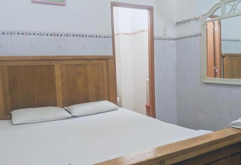 هتل Oyo 1131 Truc Lam Near Bien Hoa General Hospital