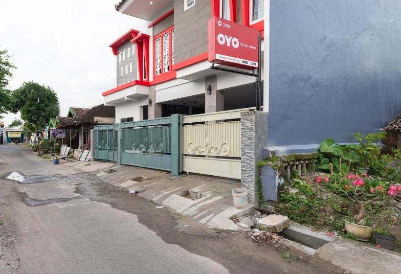 בית מלון כפרי Reddoorz Near Stadion Wilis Madiun