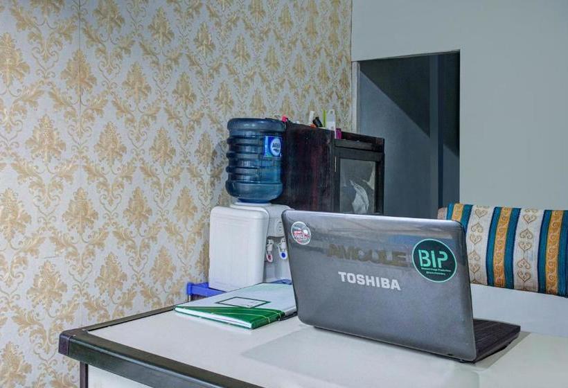 هتل Oyo 3266 Alifah Residence Syariah