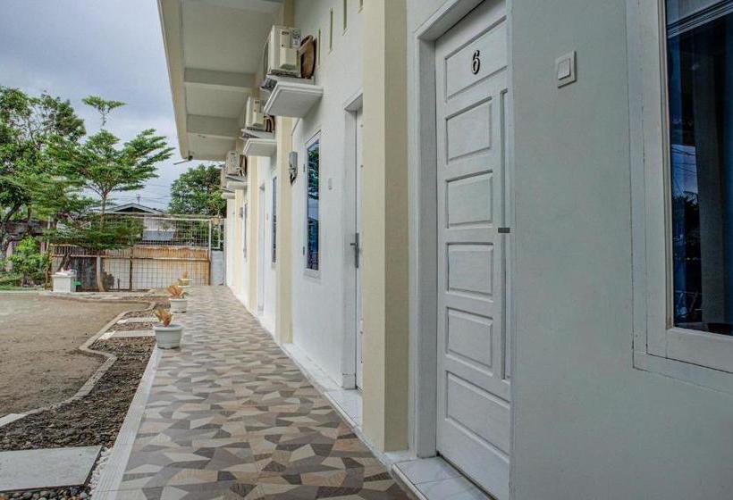 호텔 Oyo 3266 Alifah Residence Syariah