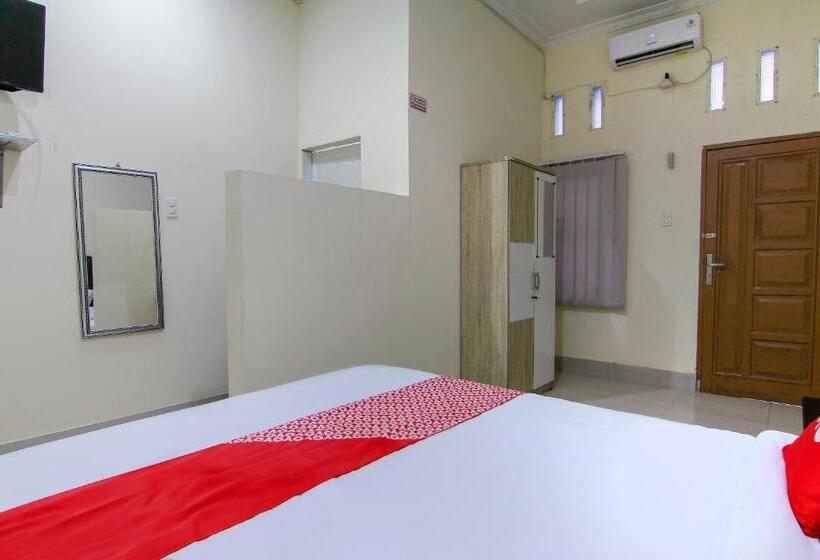 Отель Oyo 3334 Ratu Residence