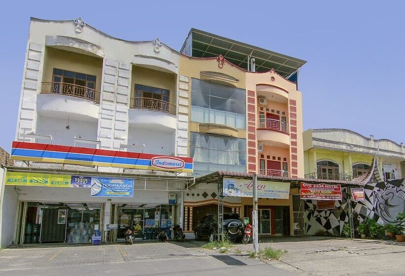 Отель Oyo 3334 Ratu Residence