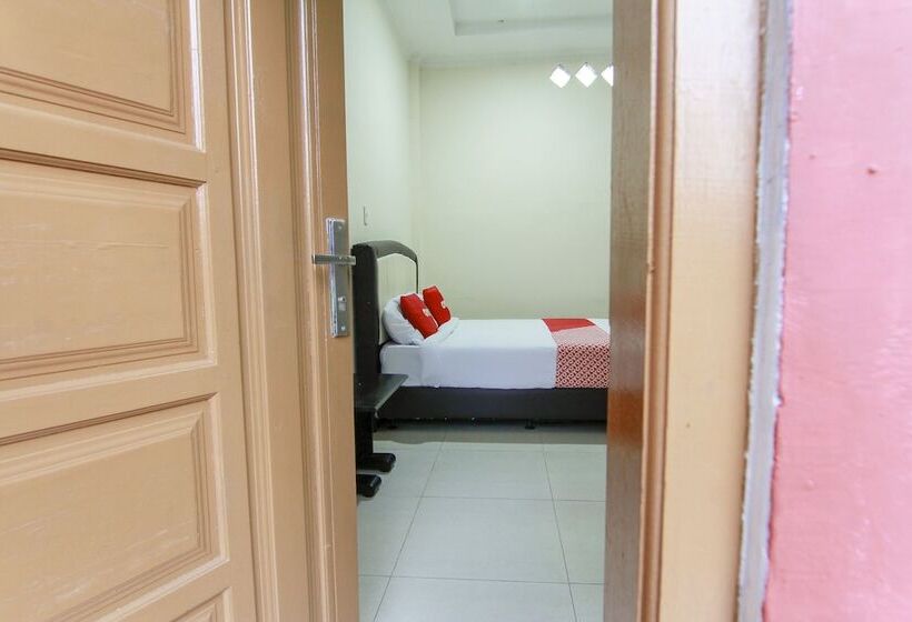 Отель Oyo 3334 Ratu Residence
