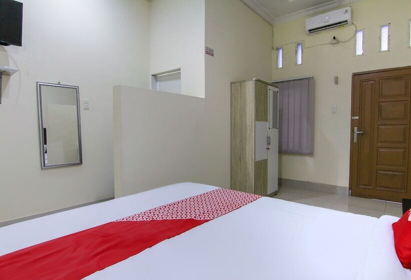 Отель Oyo 3334 Ratu Residence