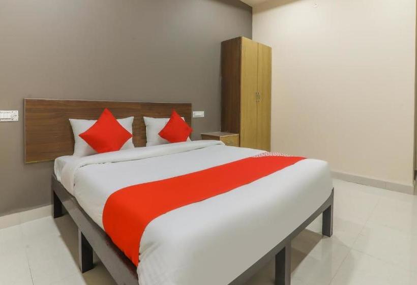 فندق Oyo 64632 Laxmi Palace