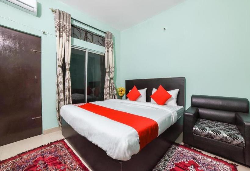 酒店 Oyo 70200 Aliza Villa 1