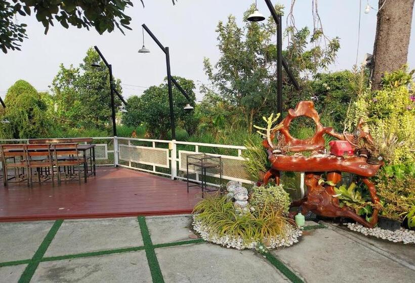 فندق Review Resort