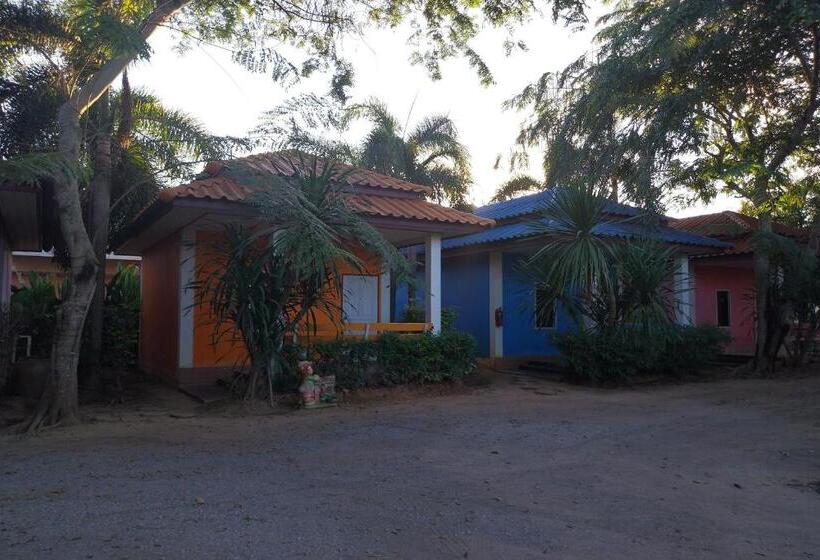 فندق Review Resort