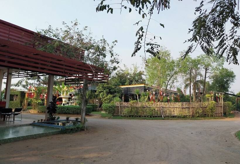 فندق Review Resort