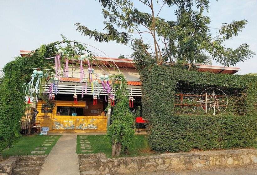 فندق Review Resort