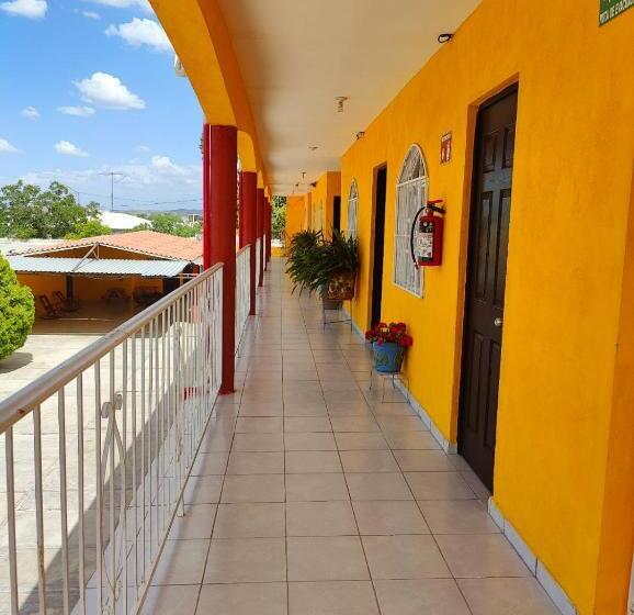 فندق Posada Santa Elena