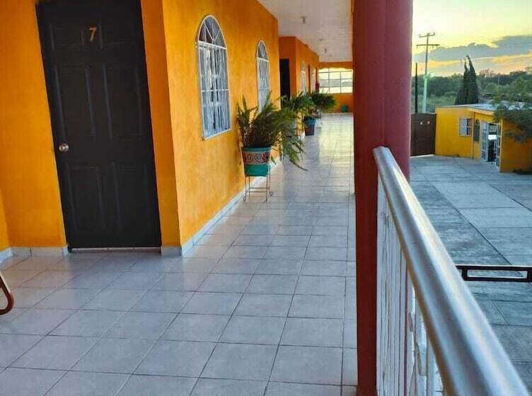 فندق Posada Santa Elena