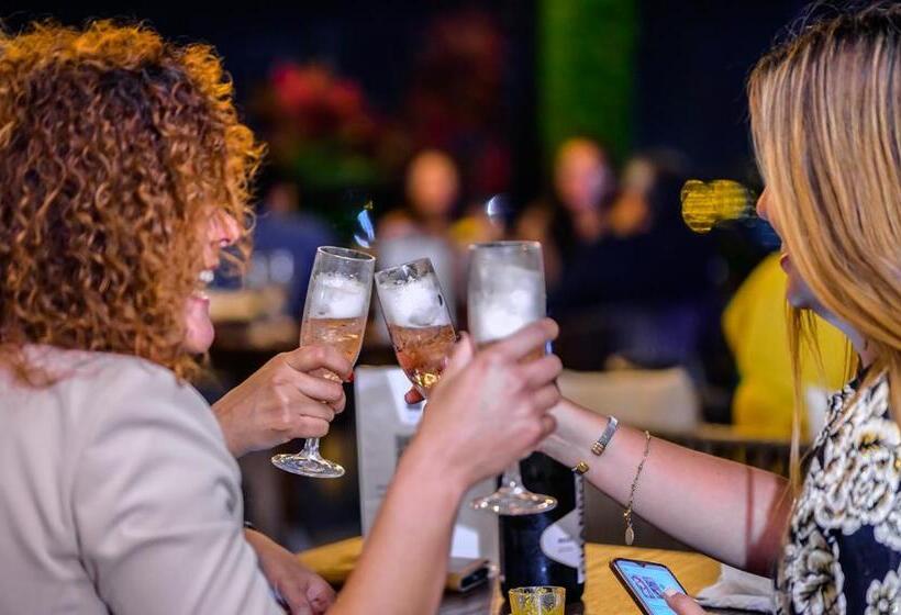 River Garden Hotel & Suites