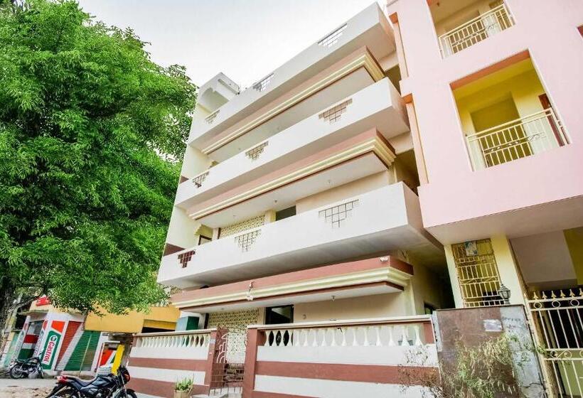 هتل Spot On 69409  Sri New Sai Chandra