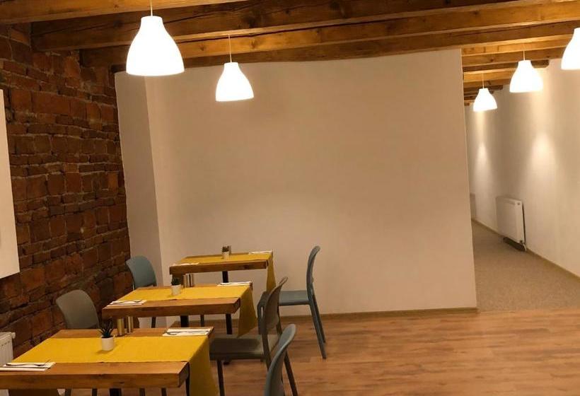 Отель The Top House