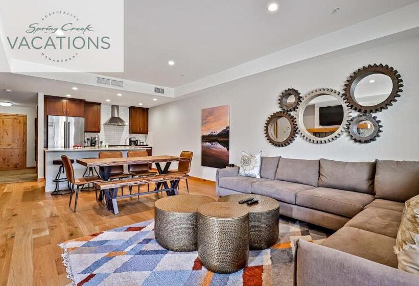 هتل White Spruce Lodge By Spring Creek Vacations