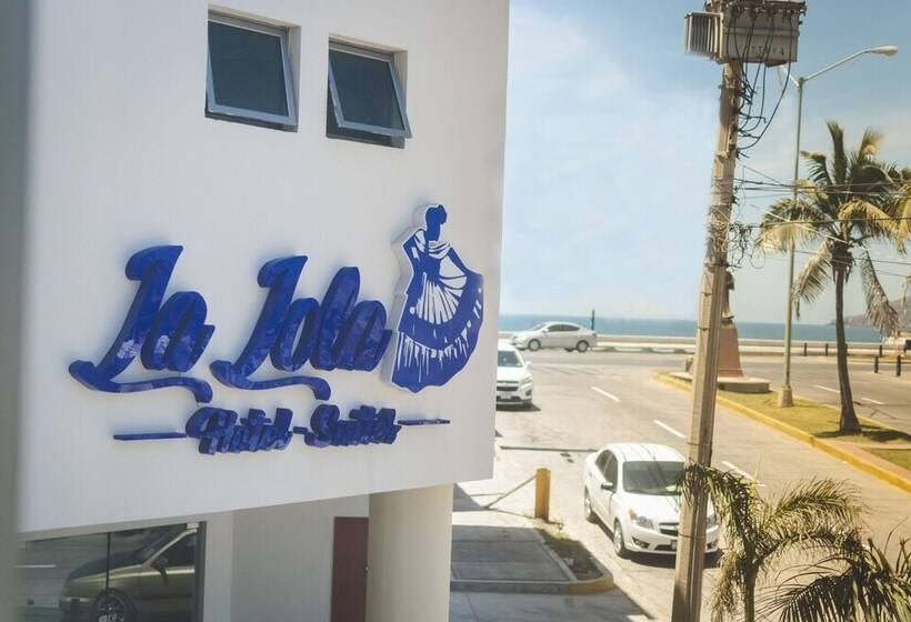La Lola Hotel & Suites