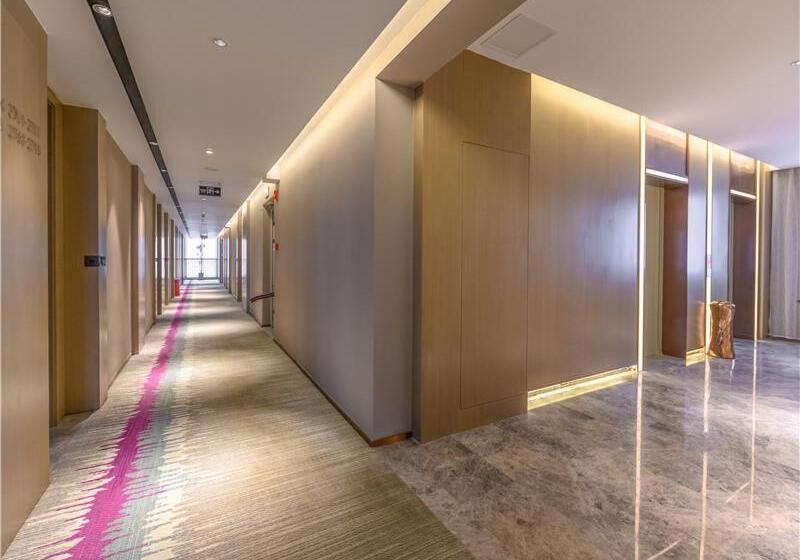 Lavande Hotel Chengdou Qingbai River Phoenix Lake