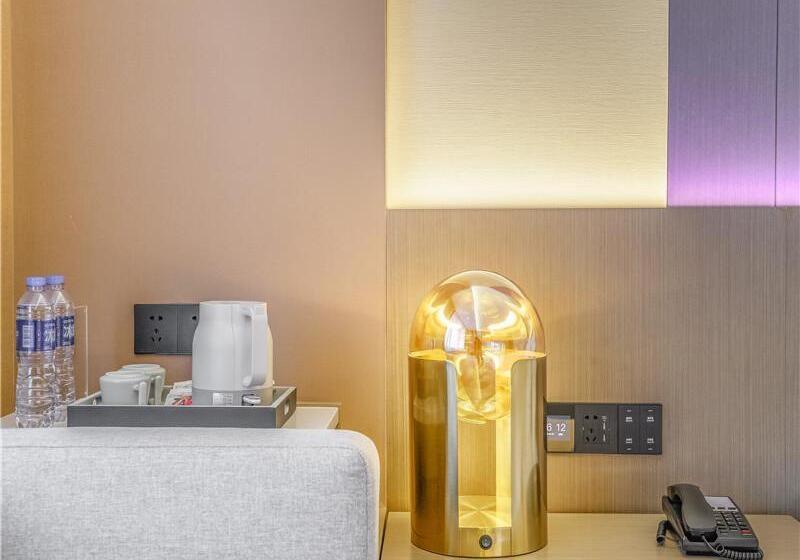 Lavande Hotel Chengdou Qingbai River Phoenix Lake